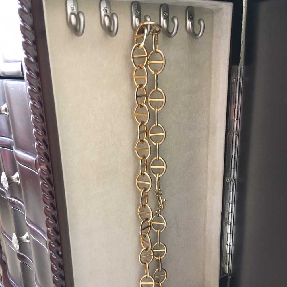 Gold chain necklace
